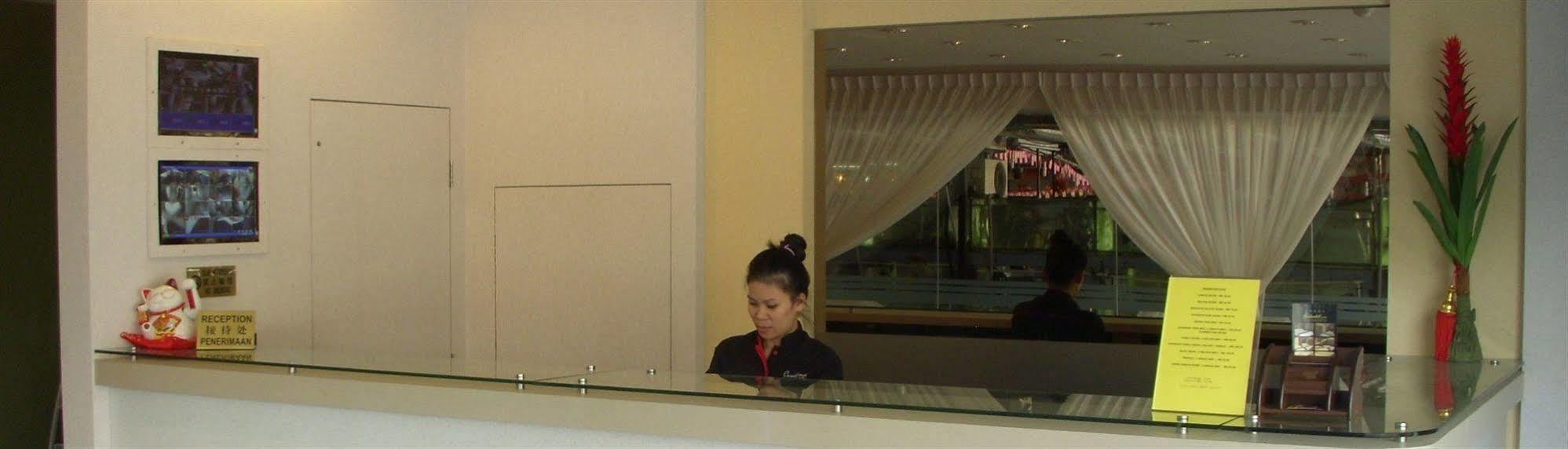 Stay Inn Kota Kinabalu Esterno foto